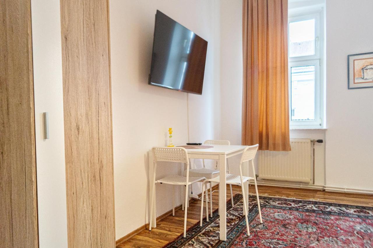 Comfy 2Br- Apartment Near Wiener Stadthalle Exterior foto